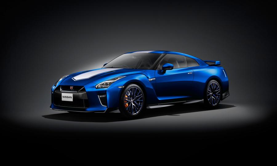  Nissan GT-R 50th Anniversary (R35) 2019 года  (JP) (фото 4 из 41)